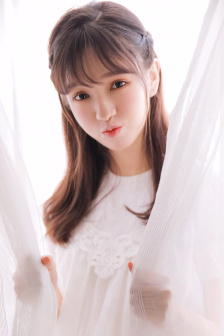 年轻妈妈遮肉上衣